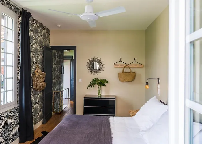 Hotel Home Arcachon 호텔 아르카숑