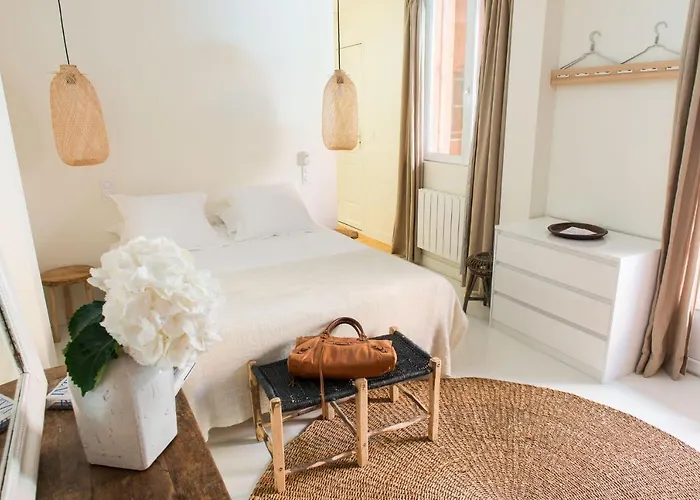 Hotel Home Arcachon 호텔 4*