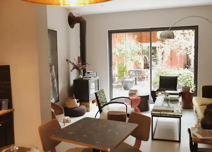 Hotel Home Arcachon 호텔