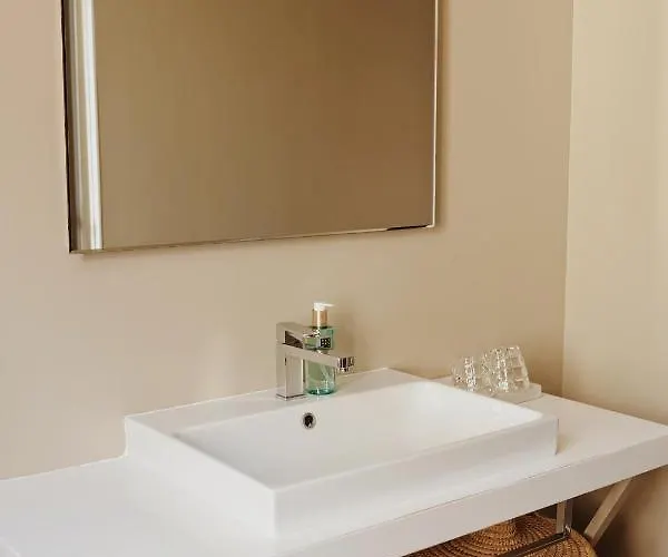 Hotel Home Arcachon 호텔 4*