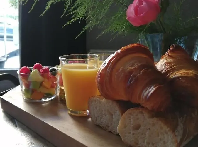 Hotel Home Arcachon 호텔 4*