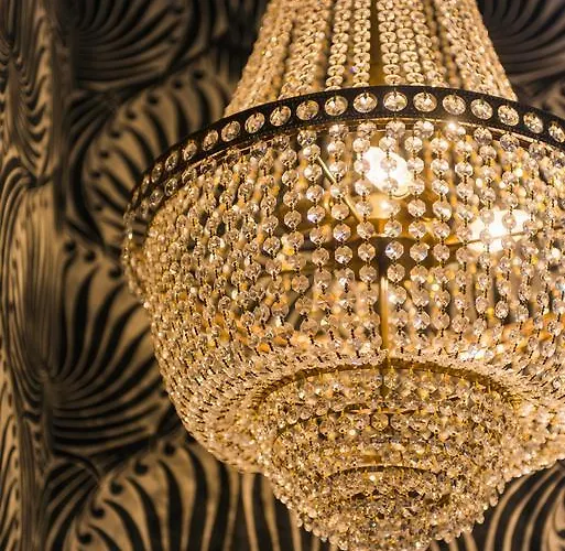 Hotel Home Arcachon 호텔 4*